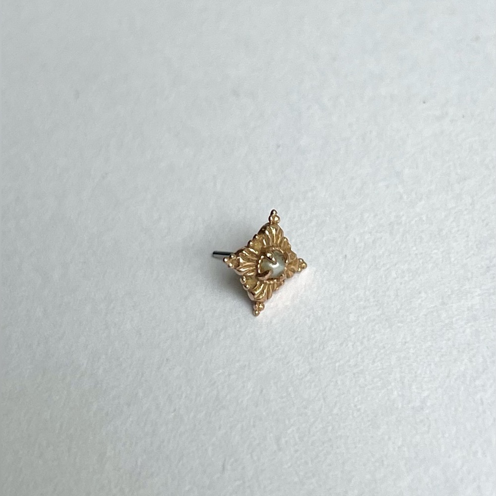 Gold Threadless end by Buddha Jewelry - Antoinette pearl